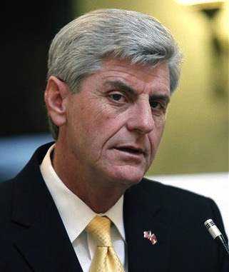 Gov. Phil Bryant Directed $1.1M Welfare Payment to Favre, Defendant Says
