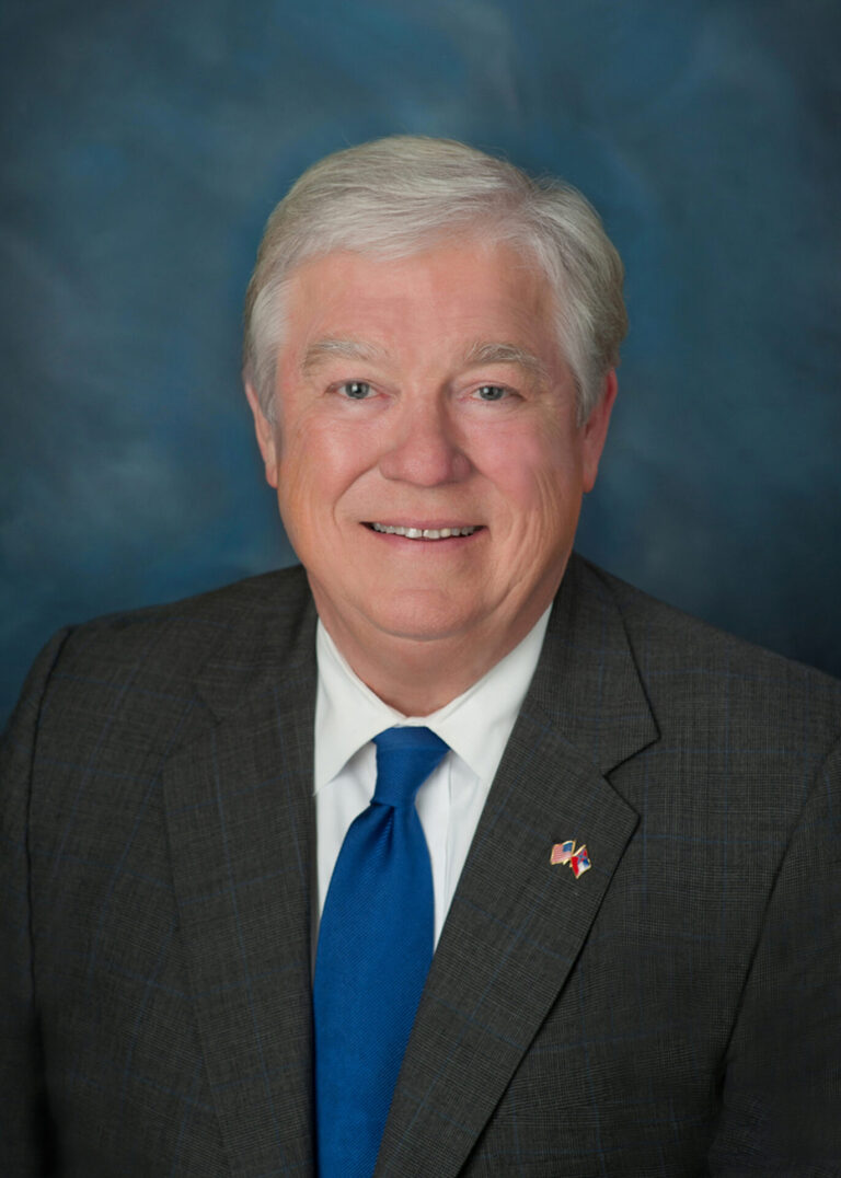 Former Governor Haley Barbour Injured After Trying to Avoid Hitting an Animal
