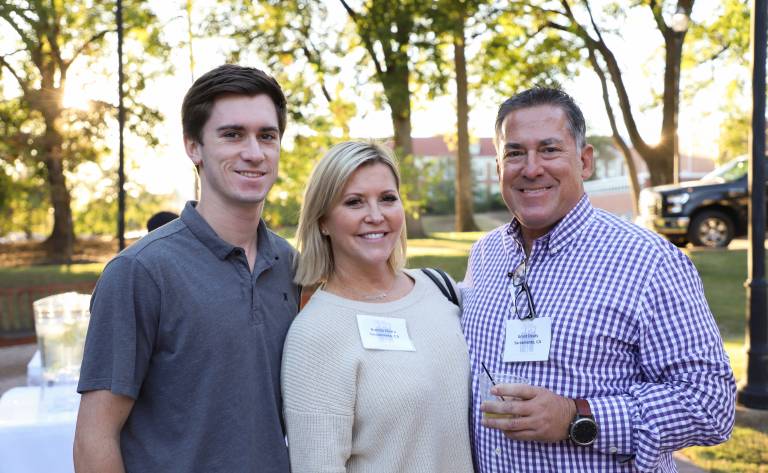 Parent Group Gives $150K to Support Ole Miss Students