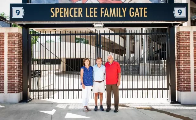 Gate Honors Four Generations of Commitment to UM