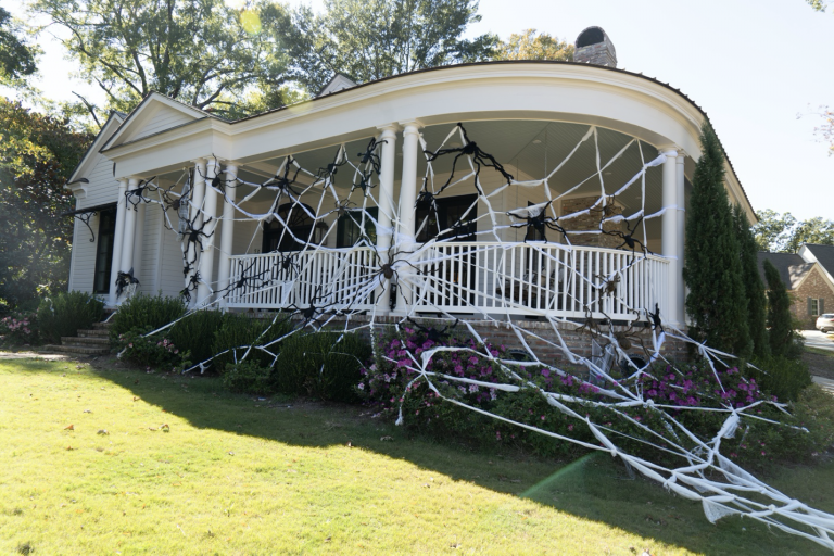 Check Out the Best Halloween Decorations in Oxford