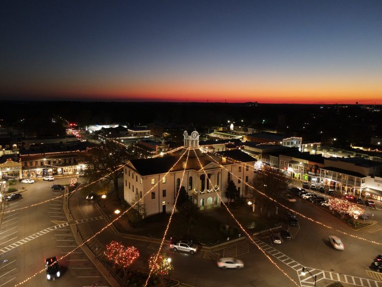 Outdoor Dining Could Become Year-Round Option in Oxford