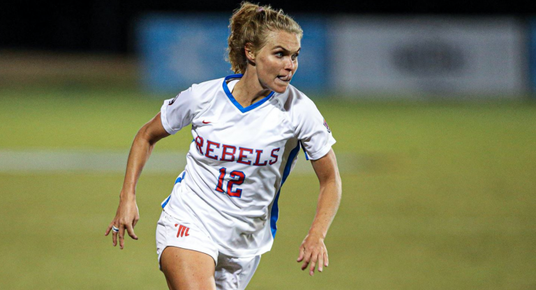 No. 21 Soccer Drops 3-2 Thriller to No. 10 Tennessee