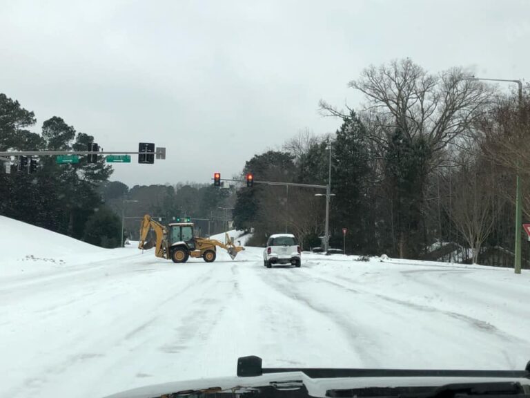 Oxford Awoke to Snow-Covered City; Officials Say Don’t Drive