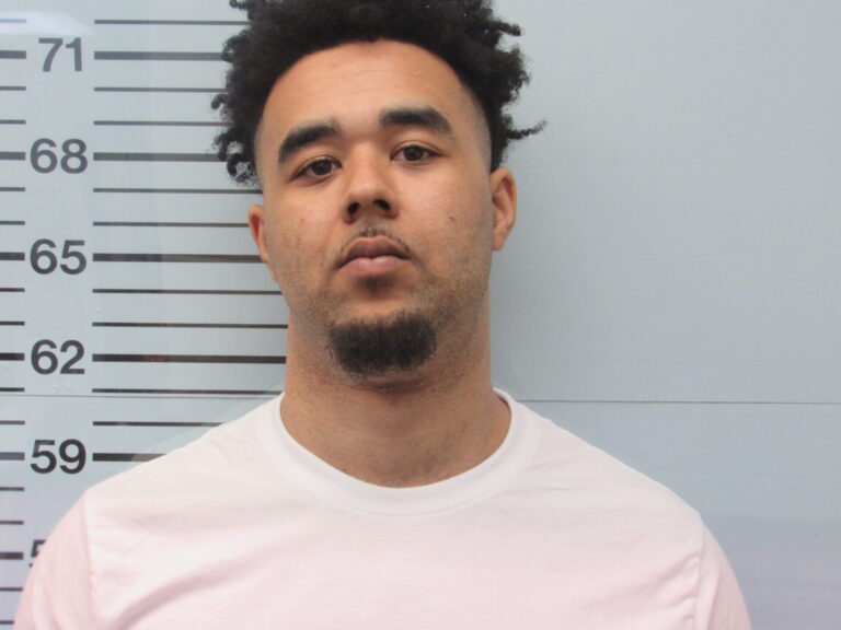 Man Charged With Cashing $3K in Stolen Checks