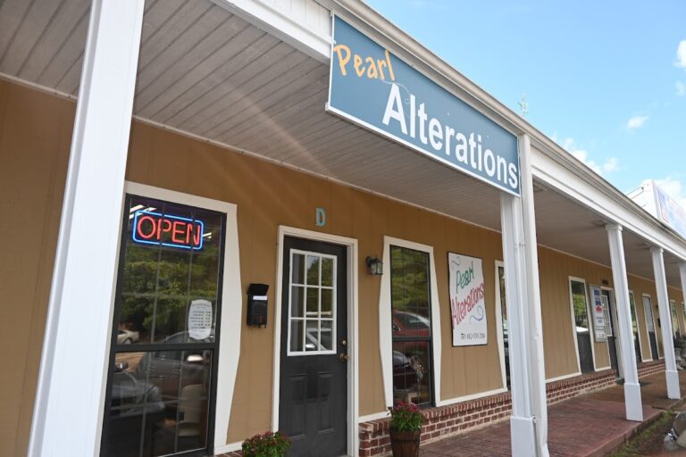 Seamstress Opens New Alteration Shop on North Lamar