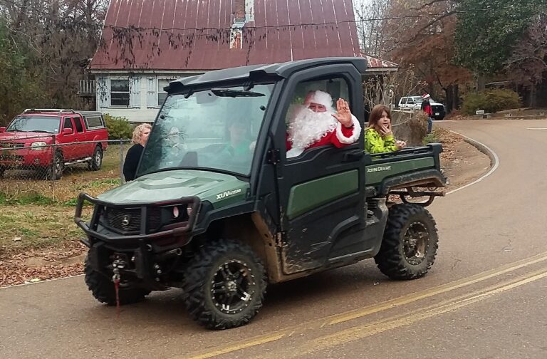 Santa Arrives in Taylor