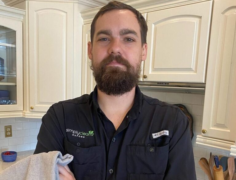 Simply Clean Oxford Offers Professional Work While Offering Hope to its Employees