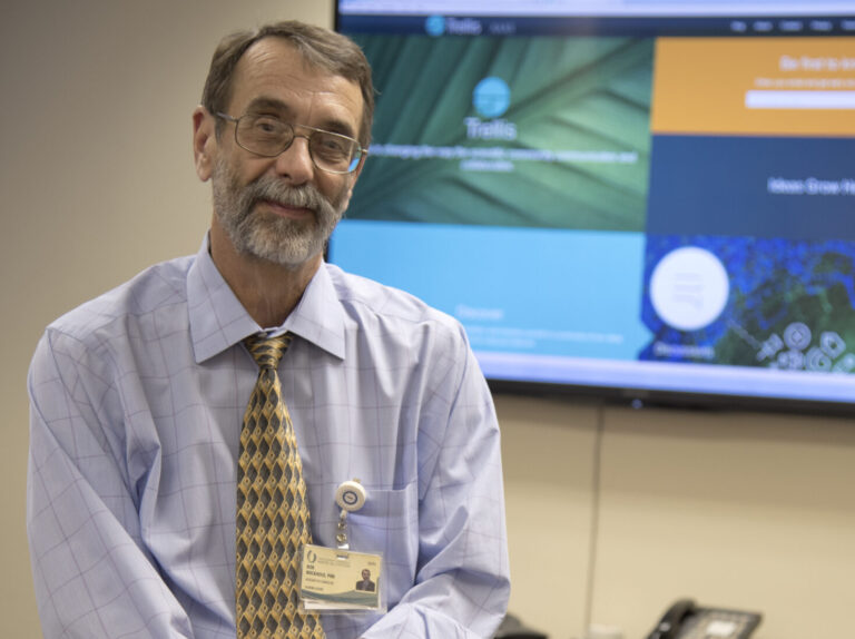 Rockhold Earns SEC Faculty Achievement Award