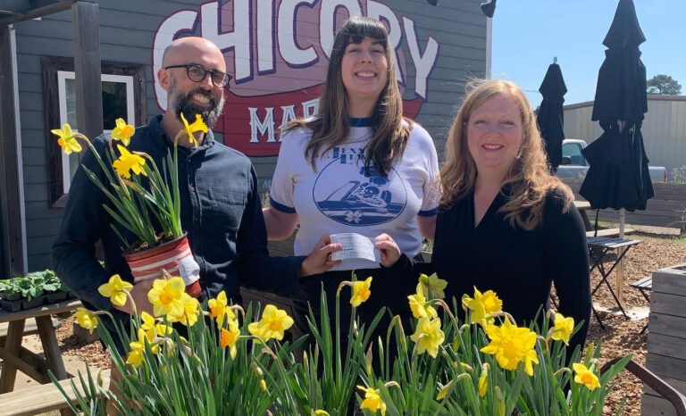 Daffodils Sale Raises $2,300 for Doctors Without Borders Efforts in Ukraine