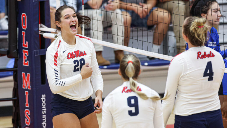 Ole Miss Volleyball Drops Four Set Battle With No. 17 Illinois