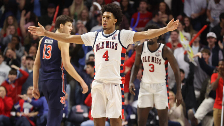 Ole Miss Men’s Basketball Welcomes in Chattanooga