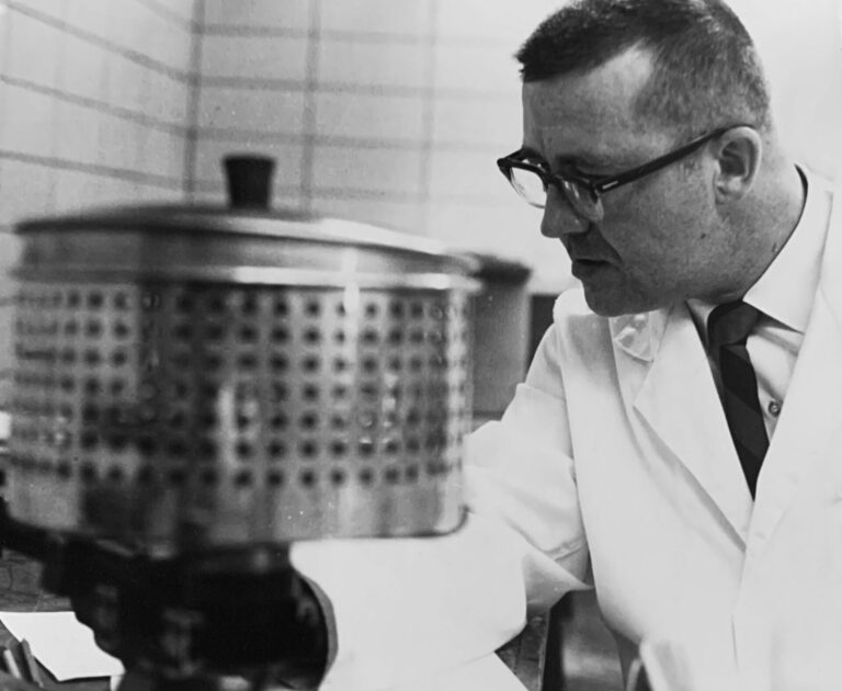 Accountancy Instructor Named Inaugural Recipient of Teaching Award