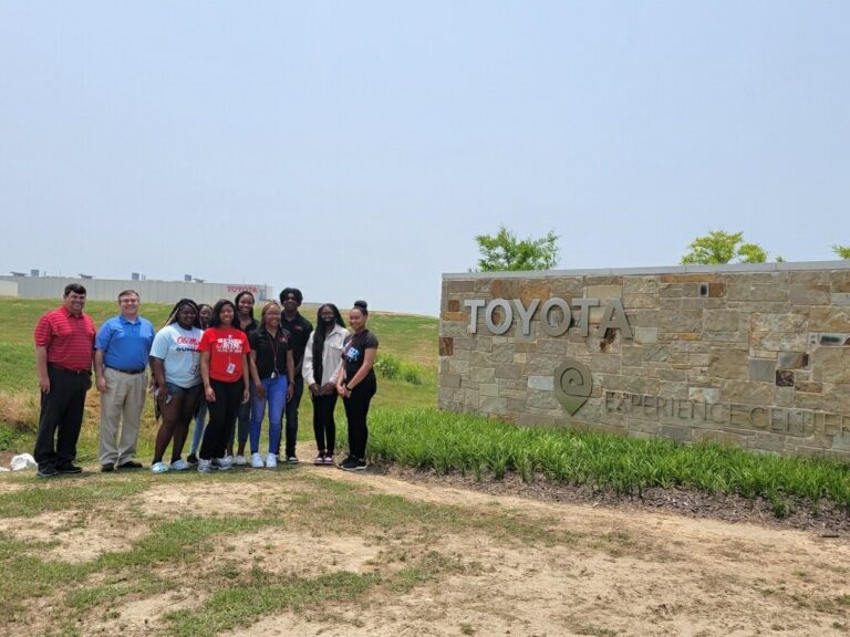 Mississippi High School Students Study Leadership, Community at UM 