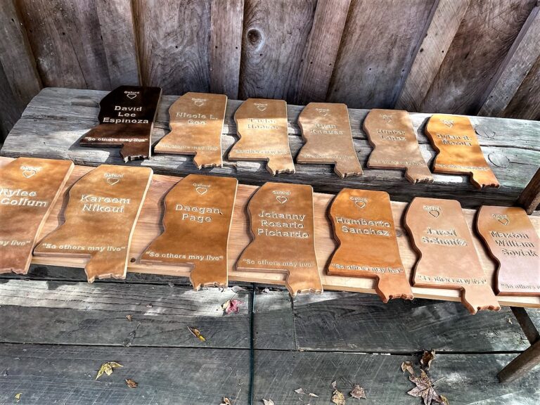 Oxford Man Travels the US to Deliver Plaques to the Family of the 13 Service Members Killed in 2021 Kubal Attack