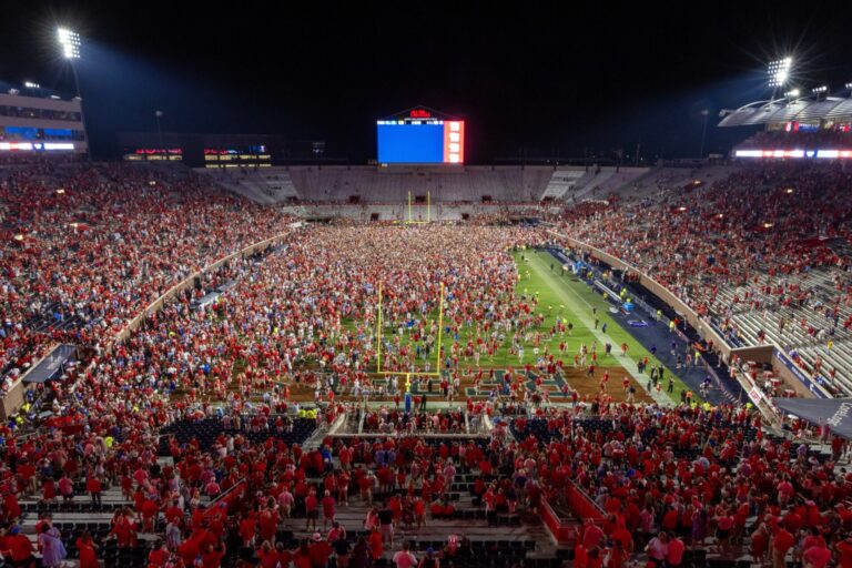 LSU Game Brings Big Crowds to Oxford