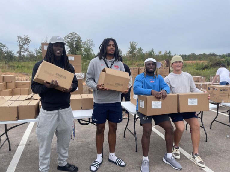 Wheels Up & Grove Collective Join for Student-Athletes Day of Service