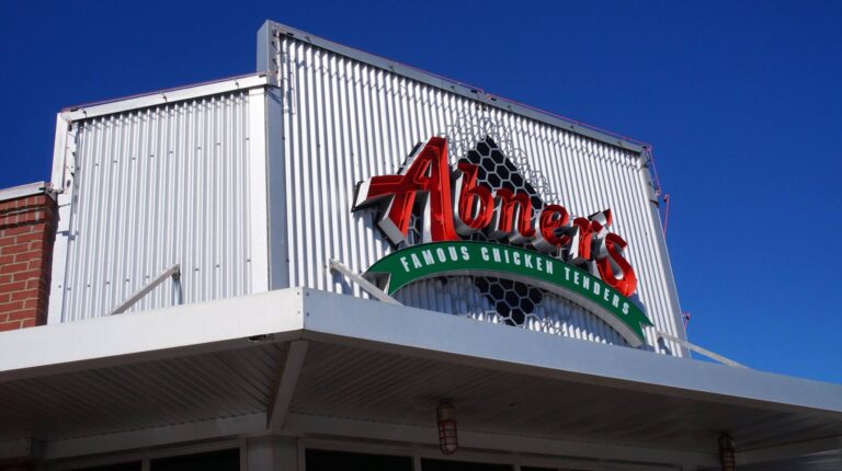 Abner’s Closes its Doors in Oxford After 30 Years