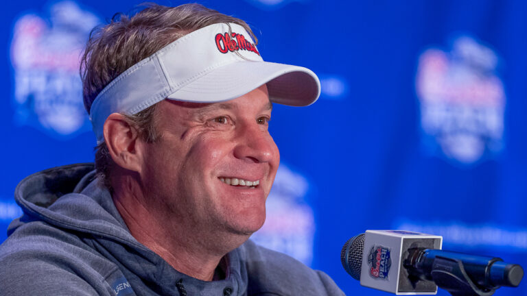 Question throws off Lane Kiffin at press conference