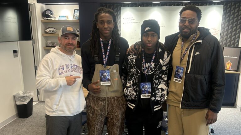 Ole Miss head coach Pete Golding with Greenwood (Miss.) linebacker Frederrick Ford and family. | Frederrick Ford/X