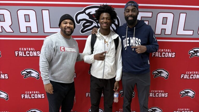Central Tuscaloosa wide receiver Tra'Von Hall, center, with Ole Miss wide receivers coach L'Damian Washington, right. | Tra'Von Hall/X
