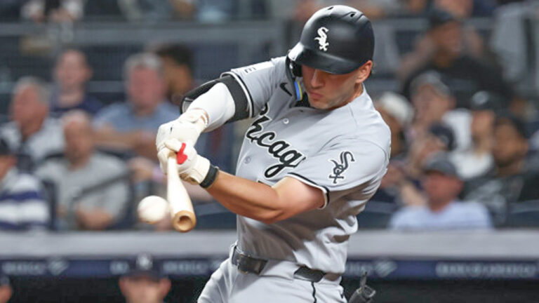 Jacob Gonzalez #7 of the Chicago White Sox at bat during a game between the Chicago White Sox and New York Yankees at Yankee Stadium on June 17, 2026 in the Bronx, New York. Andrew Mordzynski/Icon Sportswire