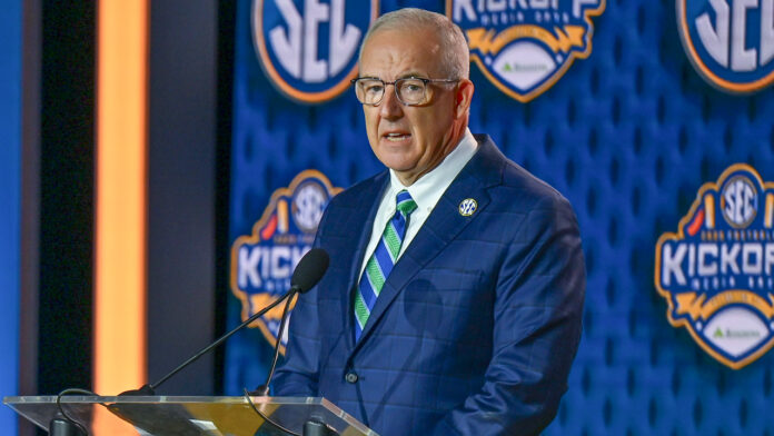 SEC closed the door on former pros. Will a court reopen it?